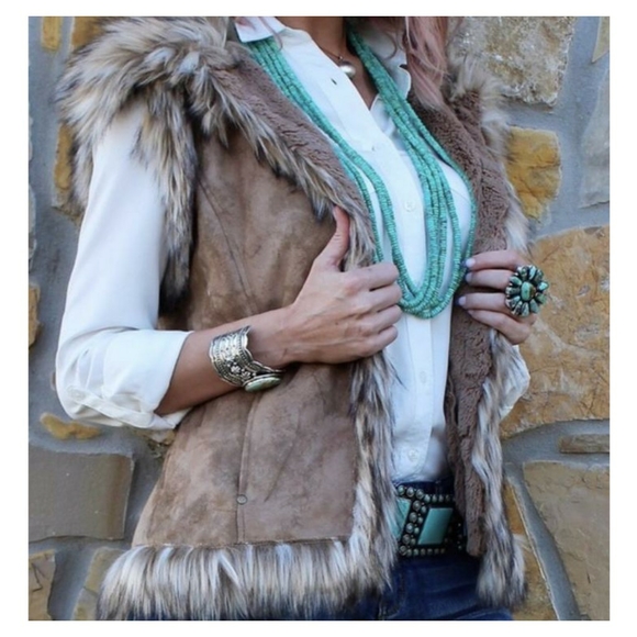 Tasha Polizzi Jackets & Blazers - Tasha Polizzi Cream Luxe Faux Wolf Fur Vest L